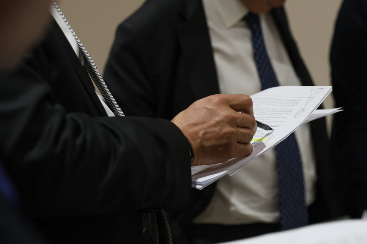 Debating the final text in Dubai (UNFCCC/Flickr)